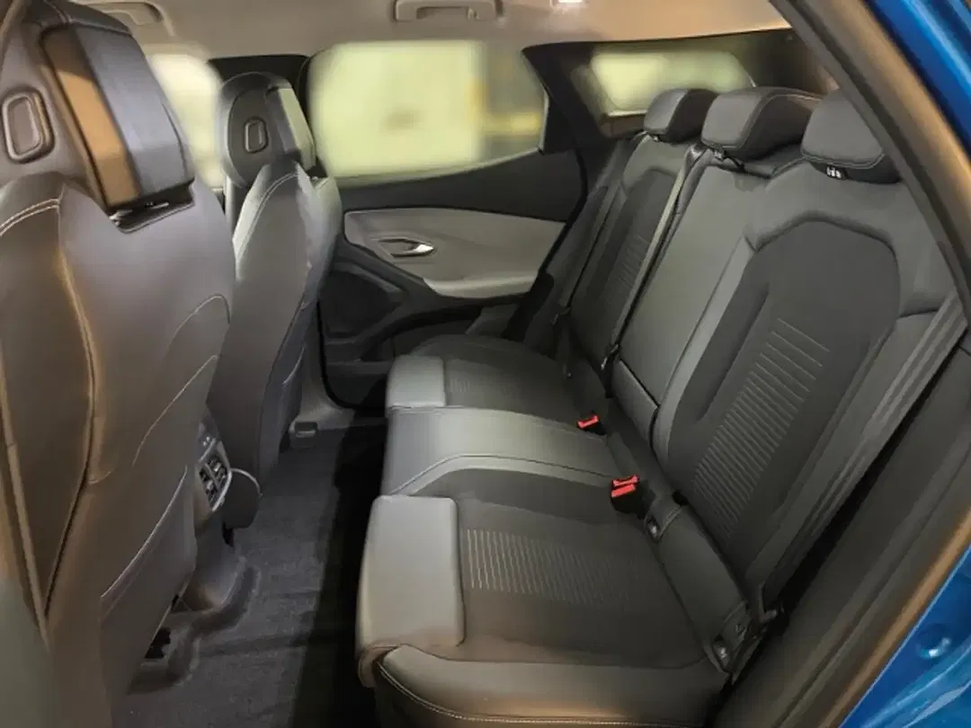 Ford Explorer - Thumbnail 13