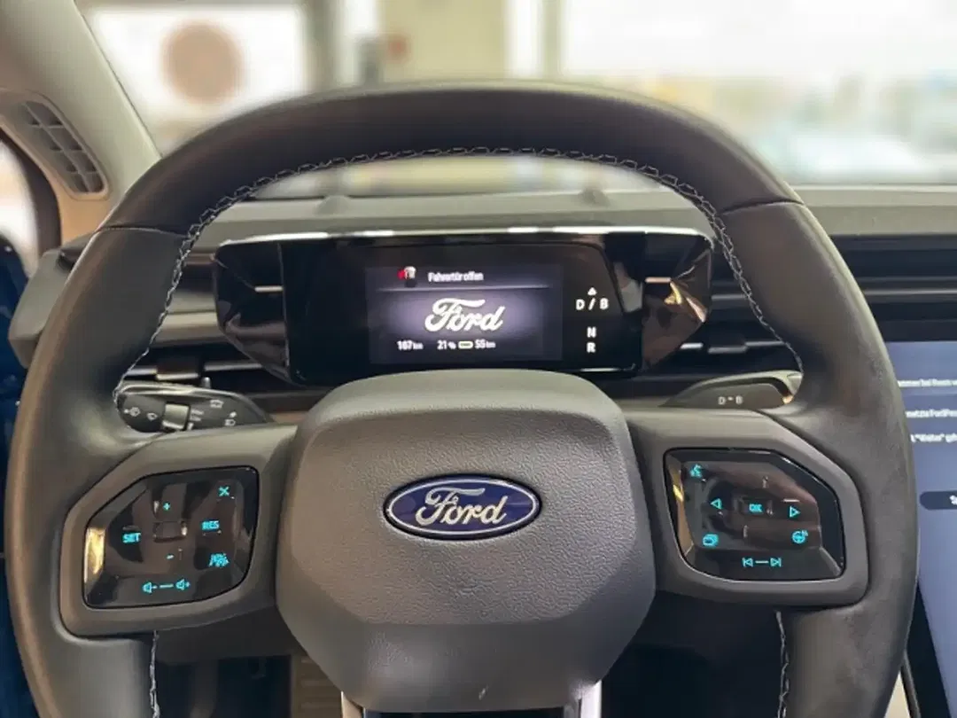 Ford Explorer - Thumbnail 8