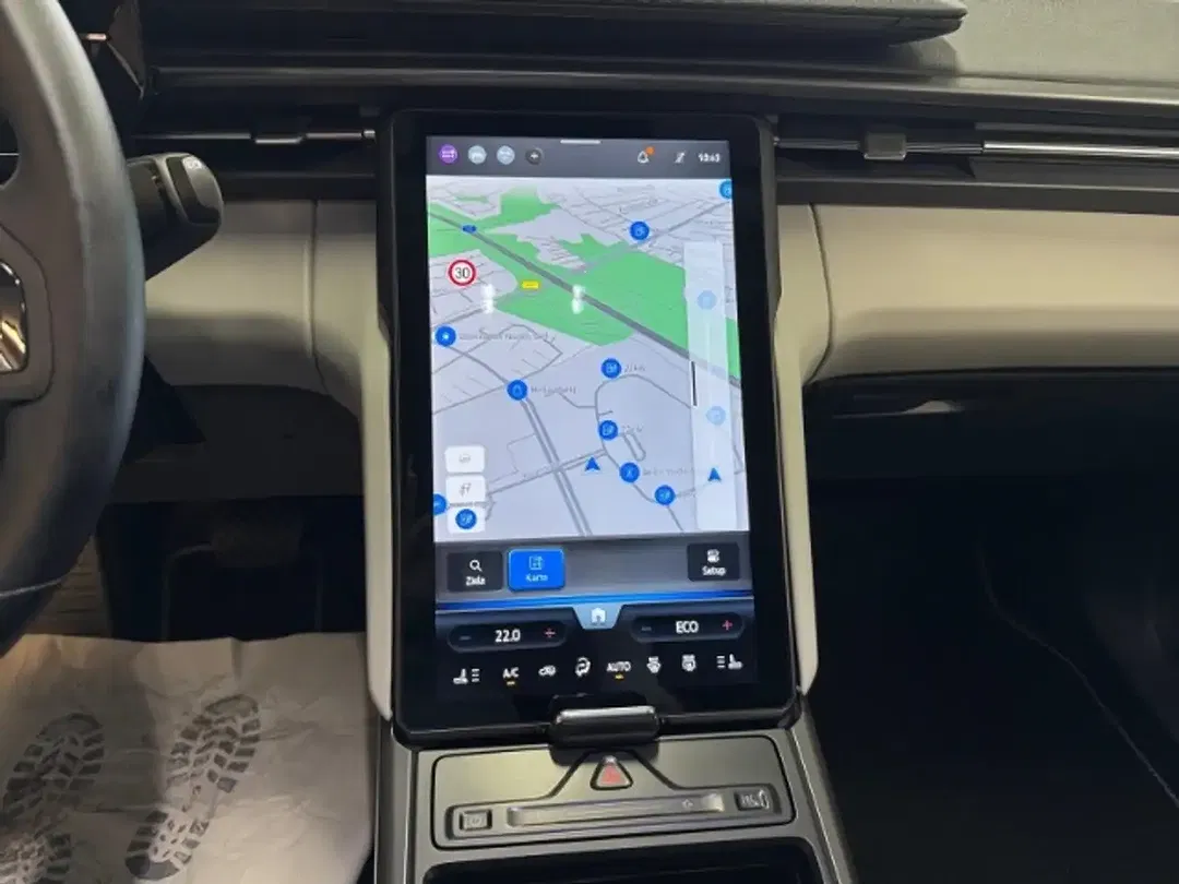 Ford Explorer - Thumbnail 9