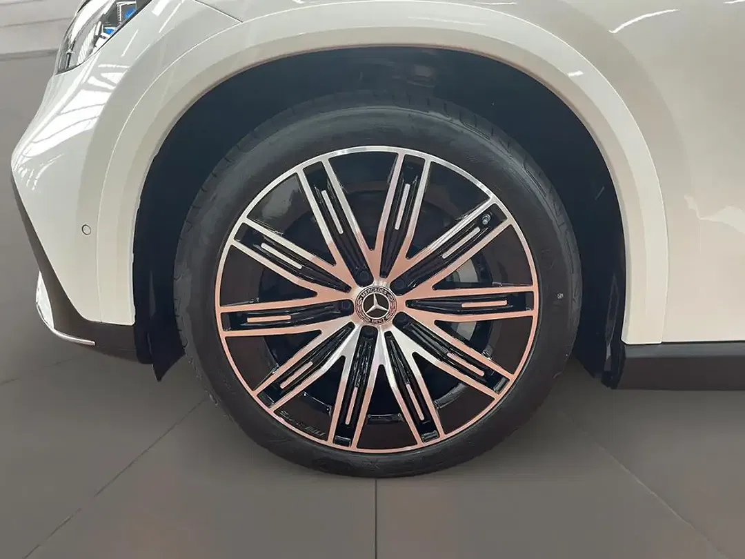 Mercedes-Benz EQE SUV 350 AMG - Thumbnail 11