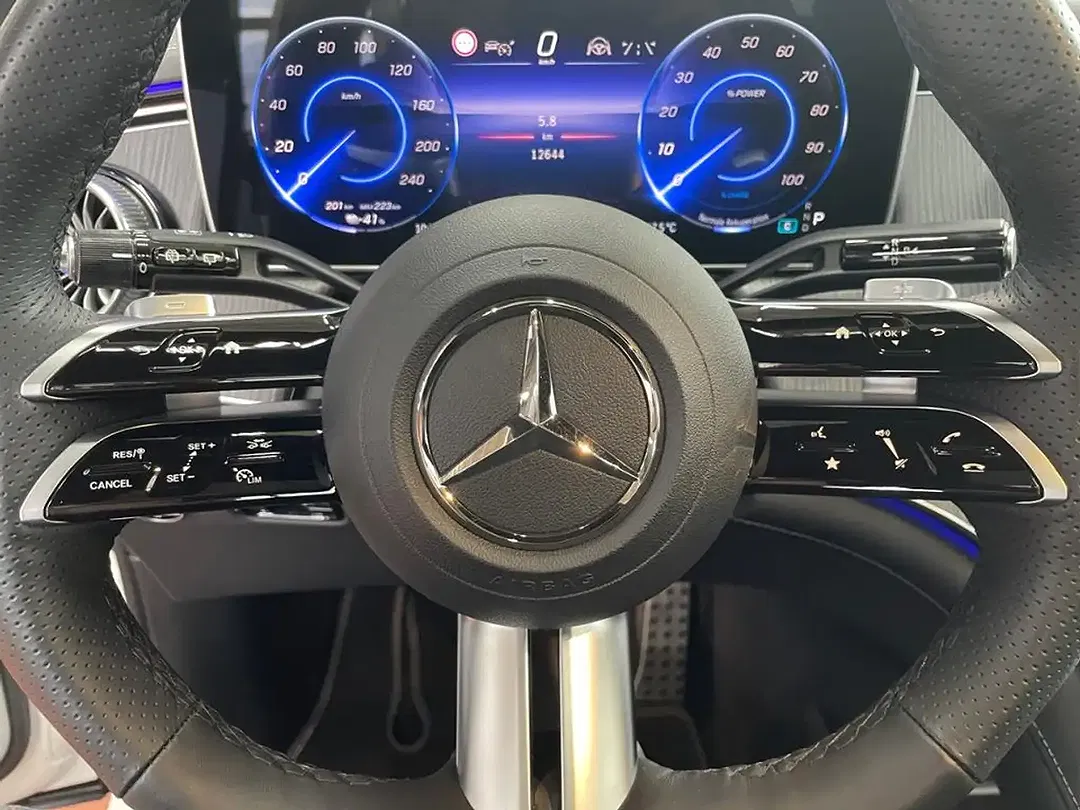 Mercedes-Benz EQE SUV 350 AMG - Thumbnail 13