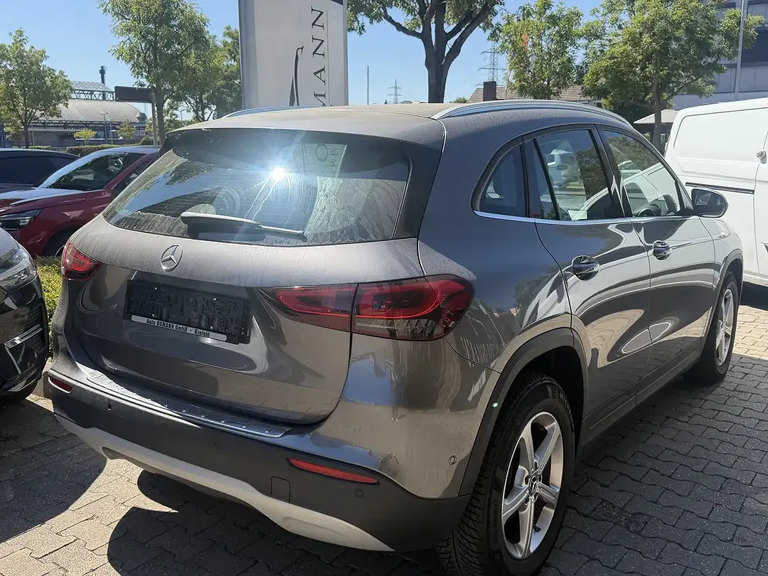 Mercedes-Benz GLA 180 Style - Thumbnail 2