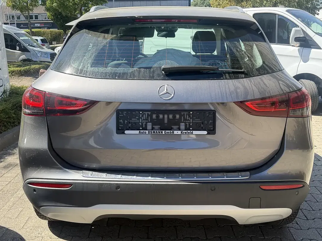 Mercedes-Benz GLA 180 Style - Thumbnail 3