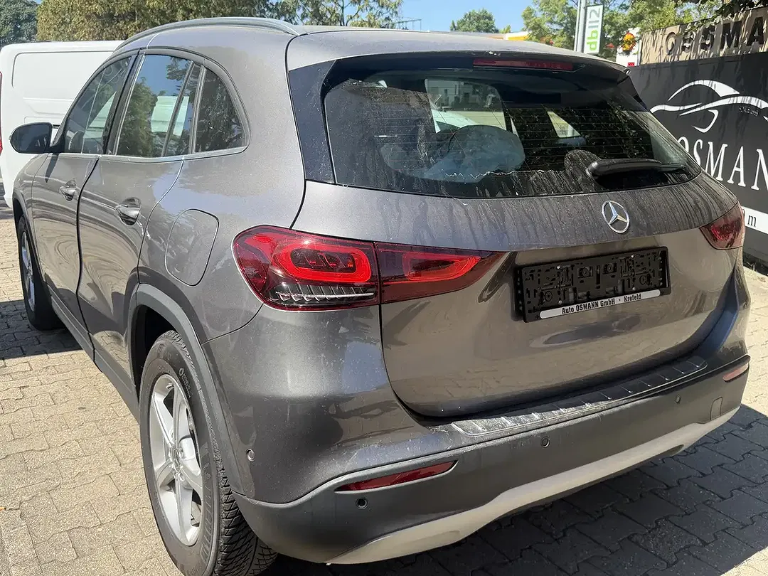 Mercedes-Benz GLA 180 Style - Thumbnail 4