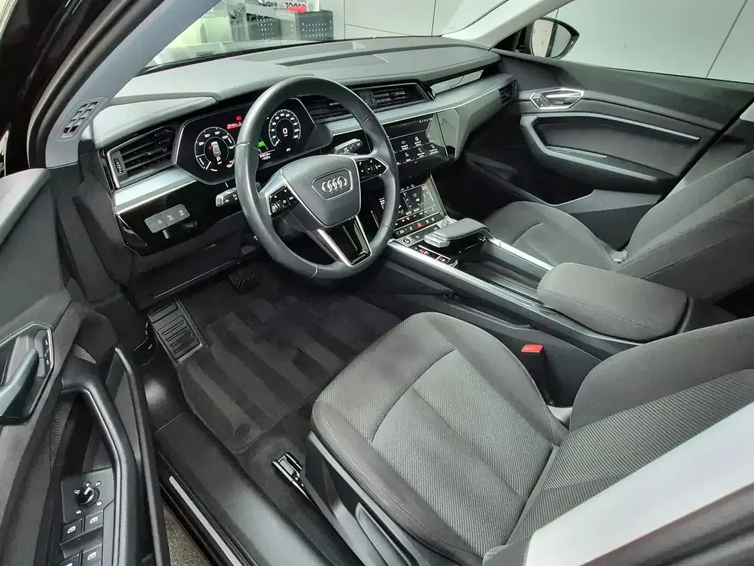 Audi e-tron 55 quattro Base - Thumbnail 9