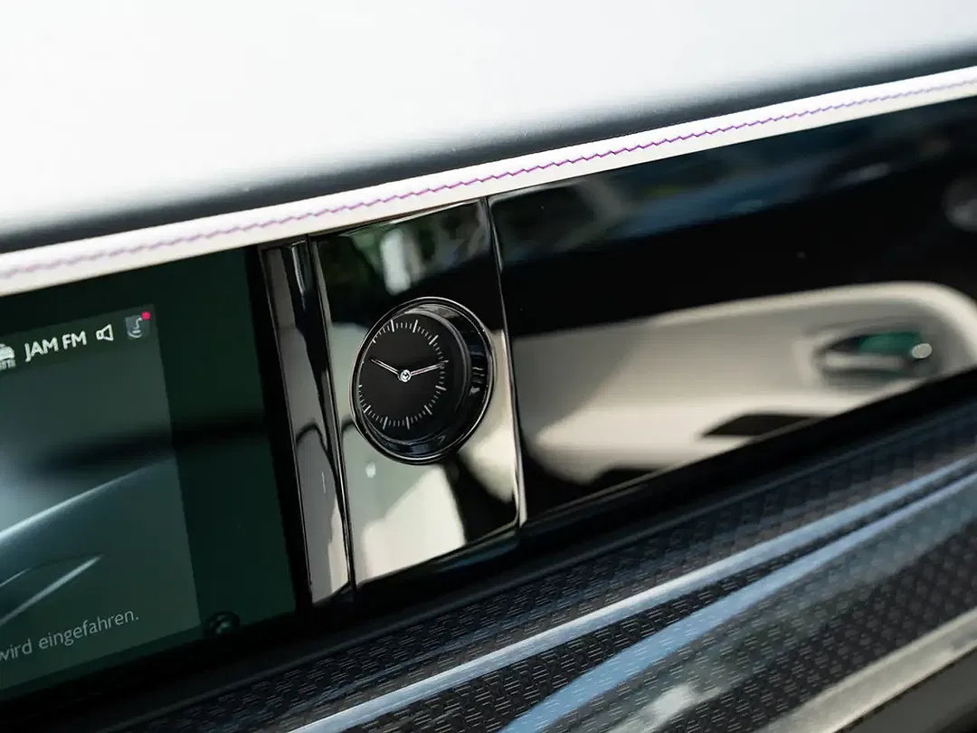Rolls-Royce Spectre Black Badge - Thumbnail 10