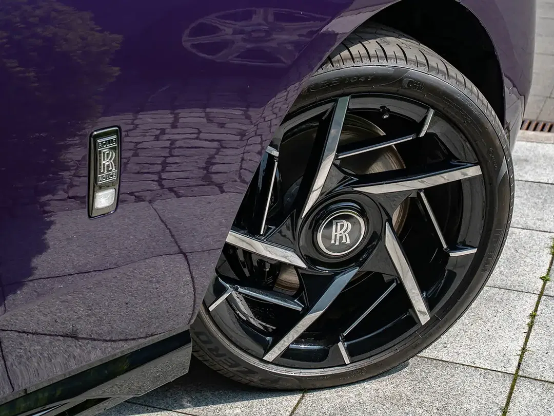Rolls-Royce Spectre Black Badge - Thumbnail 7