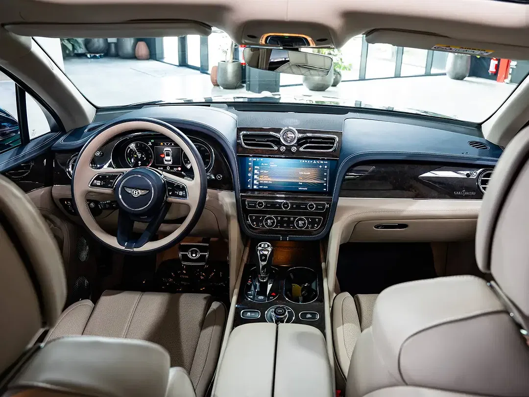 Bentley Bentayga PHEV First Edition - Thumbnail 11