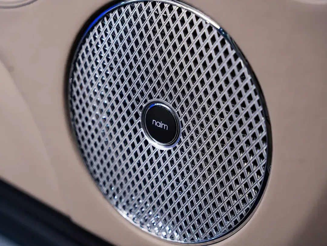 Bentley Bentayga PHEV First Edition - Thumbnail 12