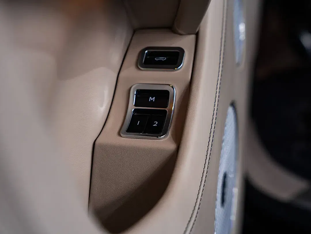Bentley Bentayga PHEV First Edition - Thumbnail 13