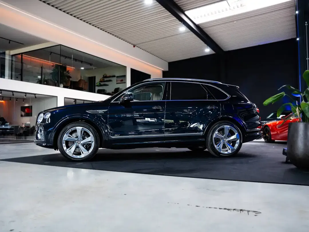 Bentley Bentayga PHEV First Edition - foto 2