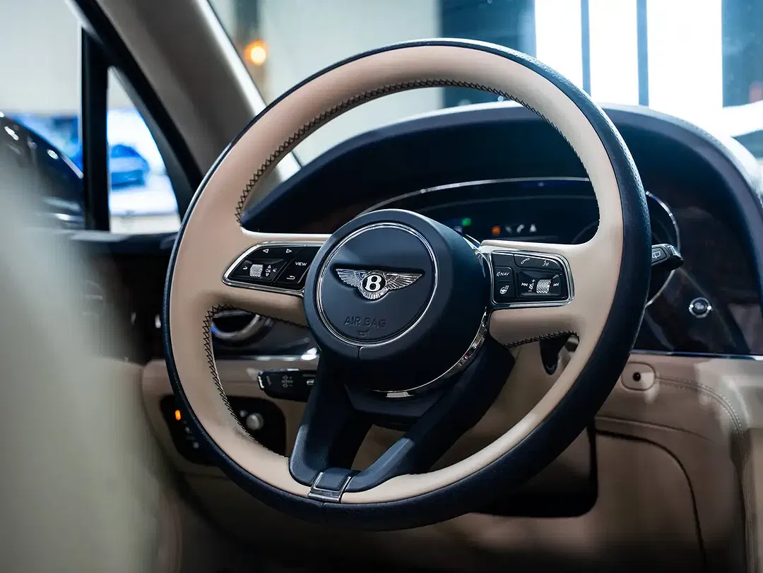 Bentley Bentayga PHEV First Edition - Thumbnail 9