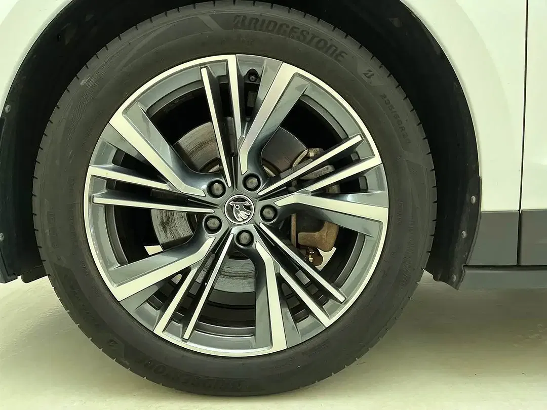 Skoda Enyaq 80 iV Lounge - Thumbnail 9