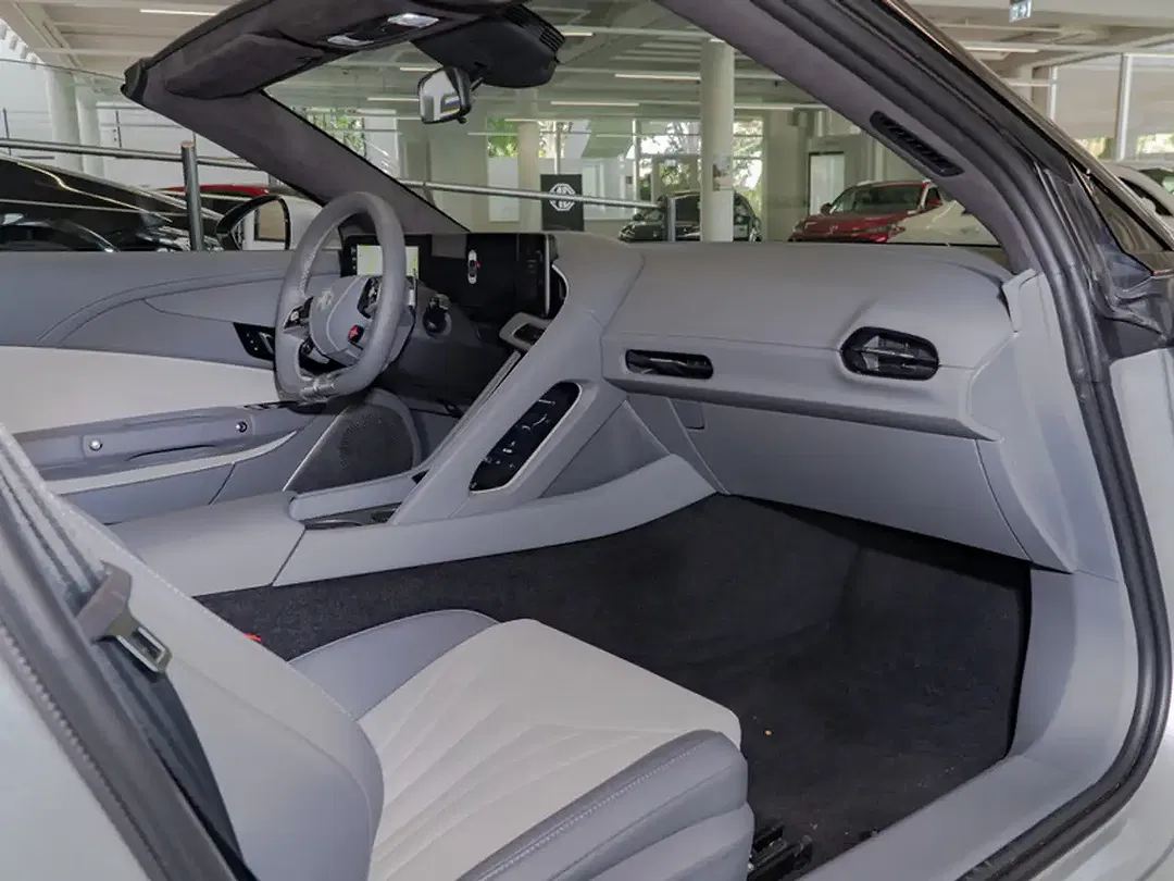 MG Cyberster Dual Motor - Thumbnail 9