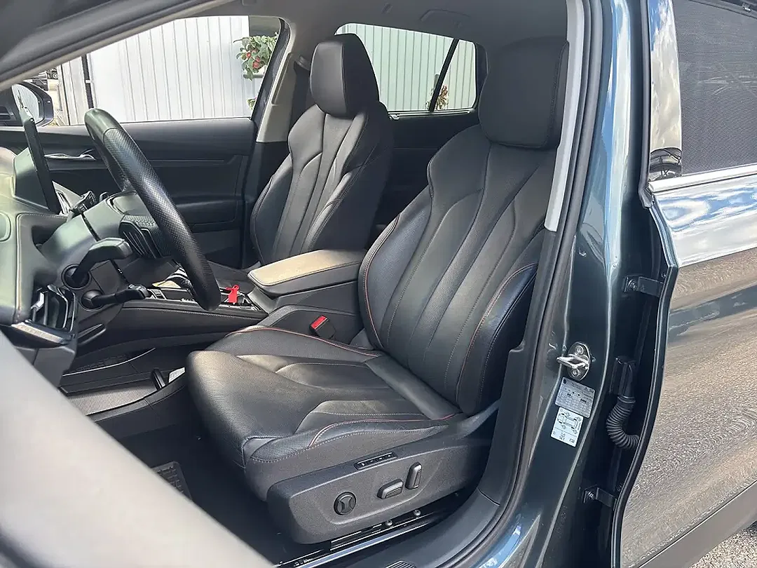 Skoda Enyaq 80 iV Suite - Thumbnail 8