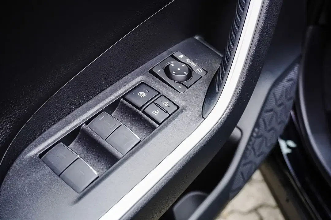 Suzuki Across Hybrid Comfort+ - Thumbnail 13