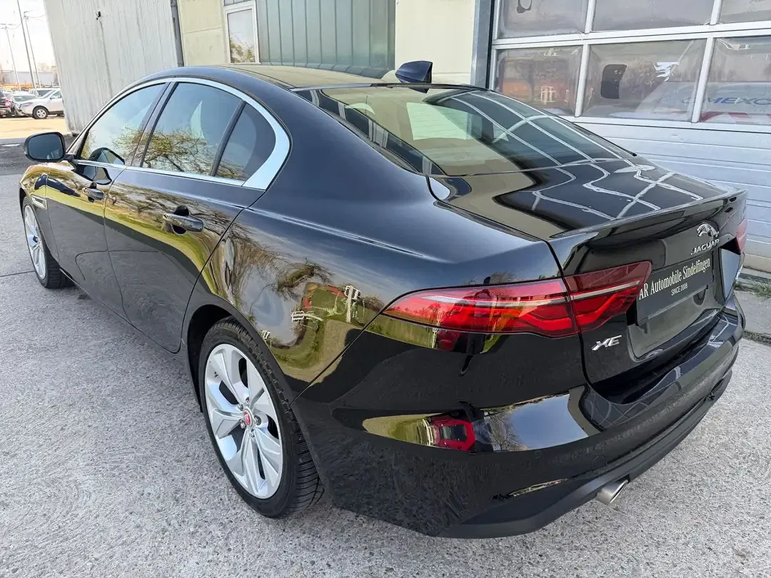 Jaguar XE S - Thumbnail 7