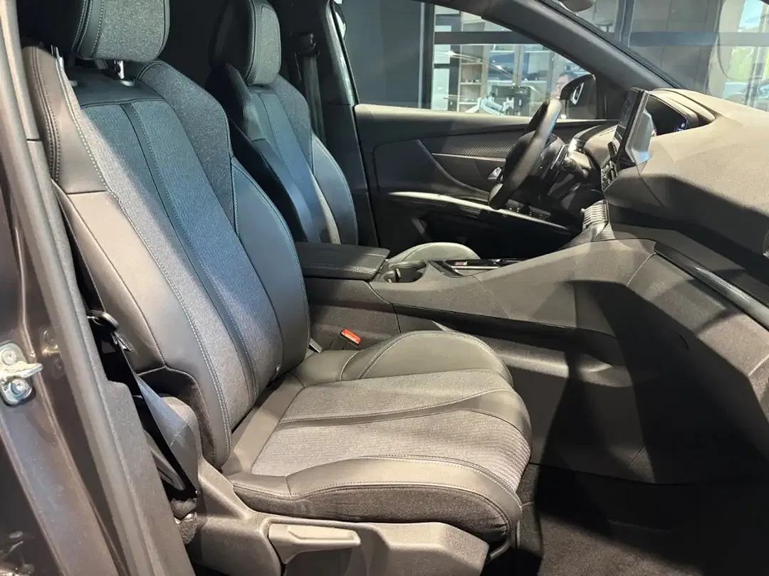 Peugeot 3008 PureTech EAT8 Allure - Thumbnail 13