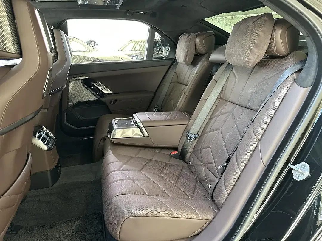 BMW 740 xDrive M Sport Pro - foto 14