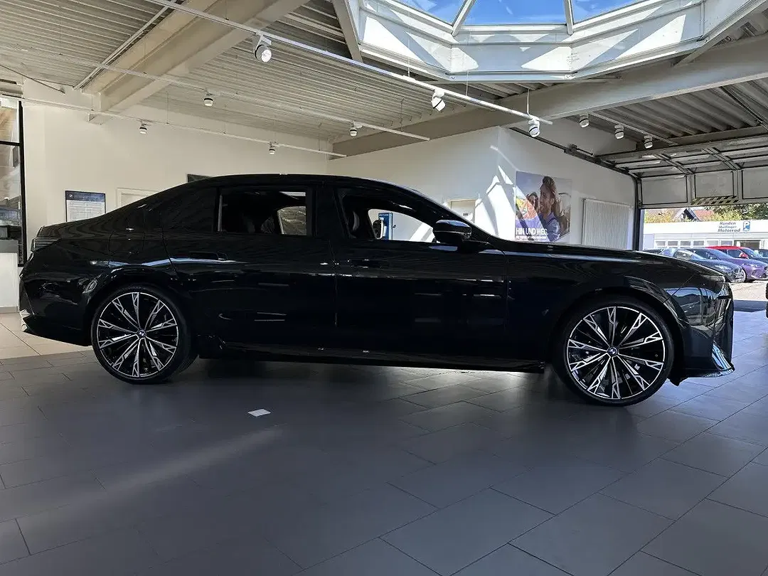 BMW 740 xDrive M Sport Pro - foto 2