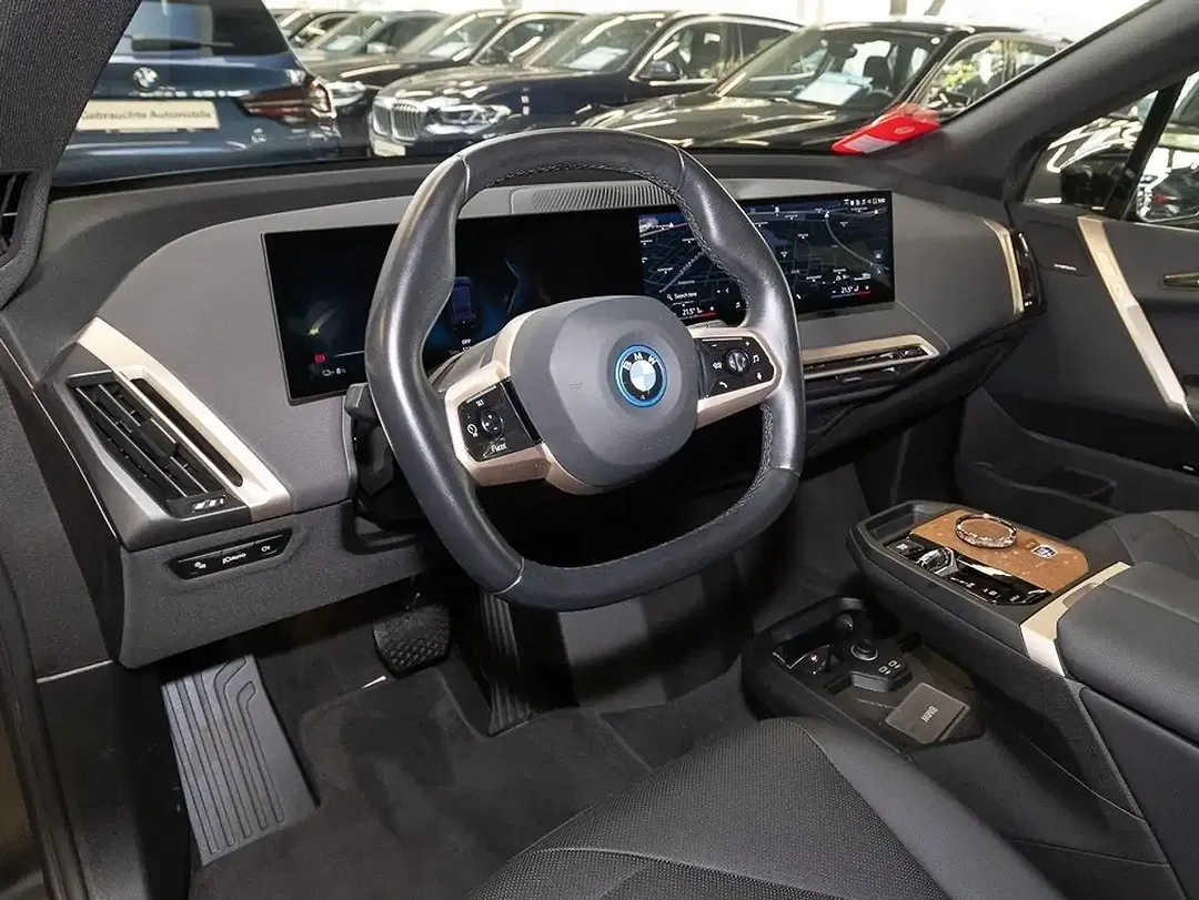 BMW iX xDrive M Sport - Thumbnail 5