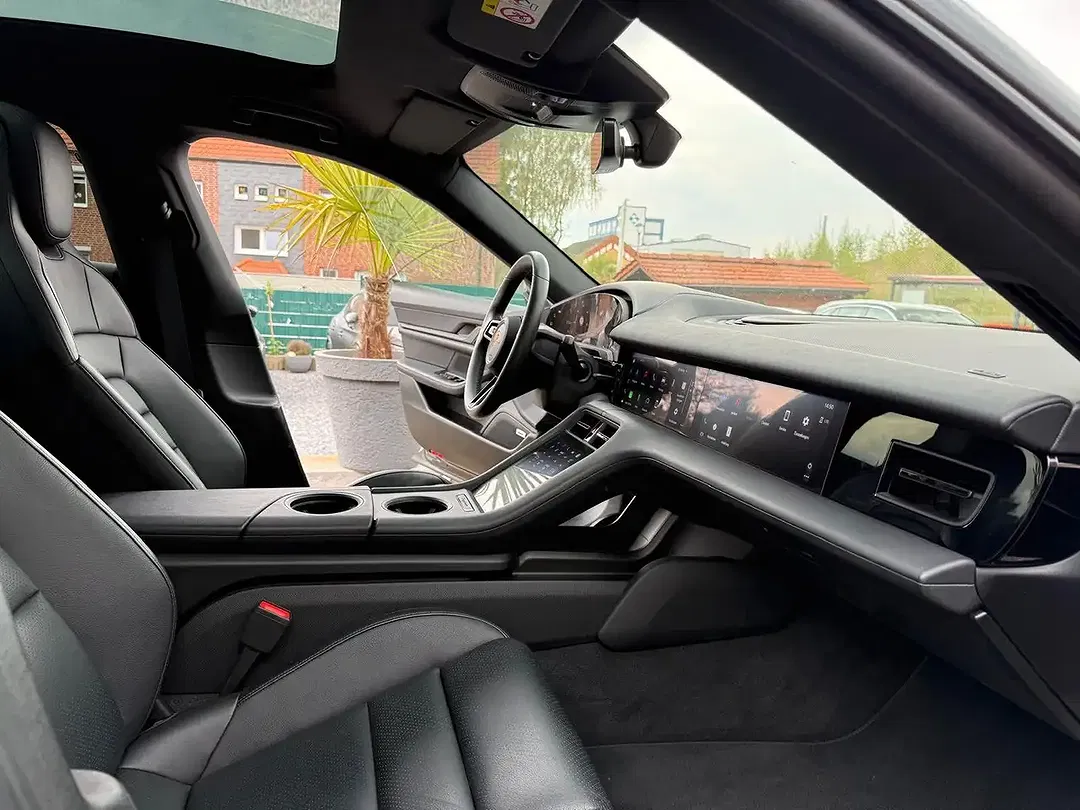 Porsche Taycan Performance - Thumbnail 9