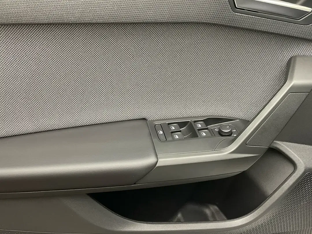 SEAT Leon 1.5 eTSI Plus Road Edition - Thumbnail 12