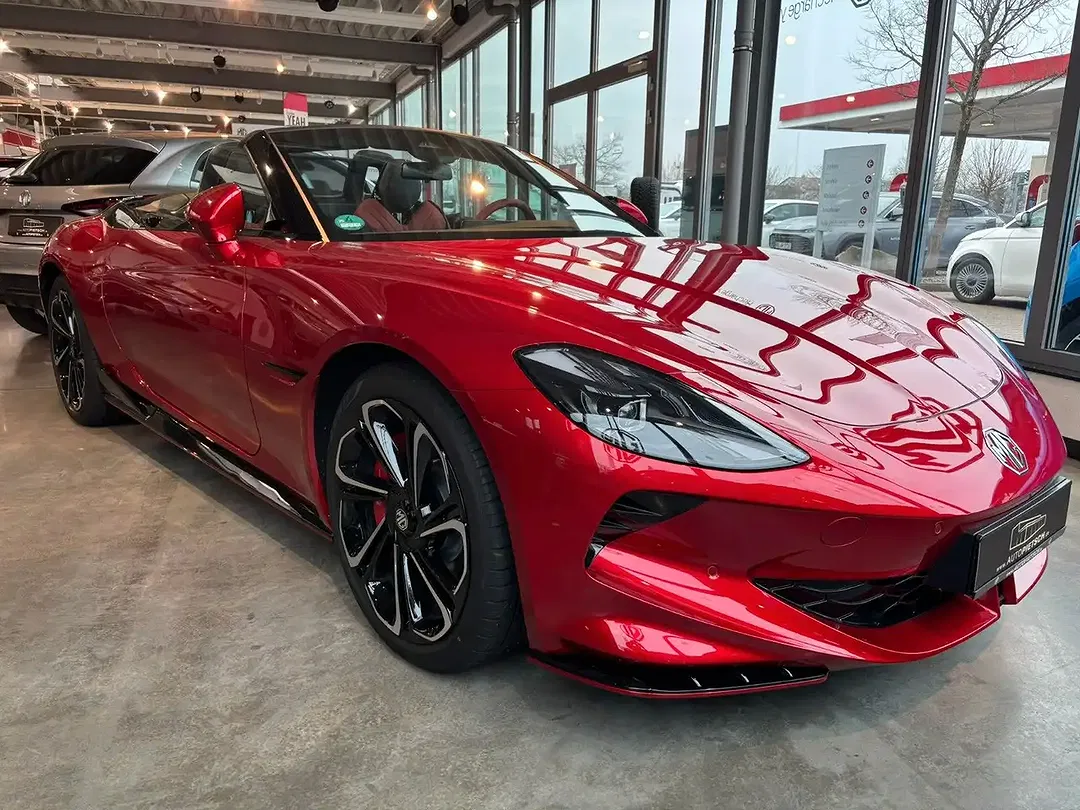 MG Cyberster AWD Xpower - Thumbnail 3