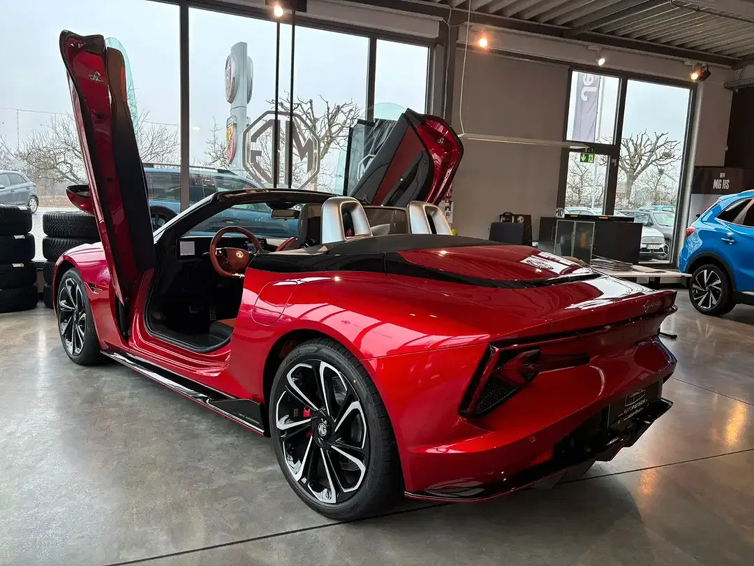 MG Cyberster AWD Xpower - Thumbnail 7