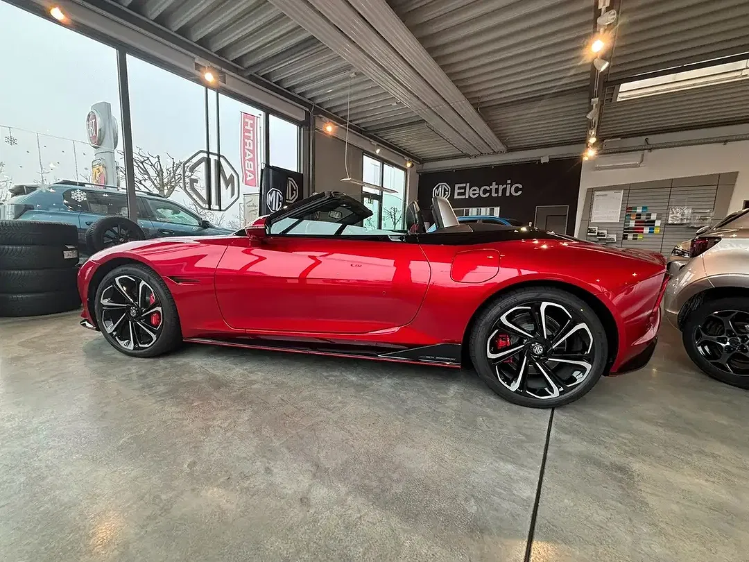 MG Cyberster AWD Xpower - Thumbnail 9