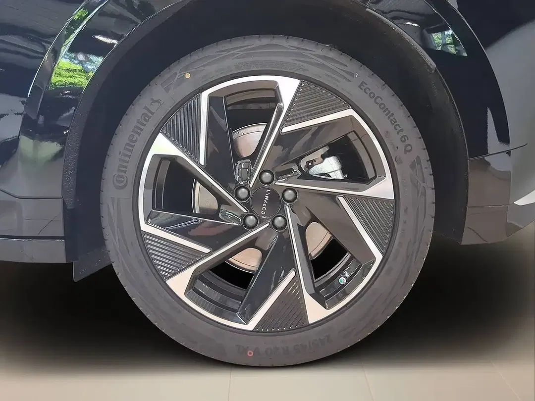 Lynk & Co 02 - Thumbnail 12