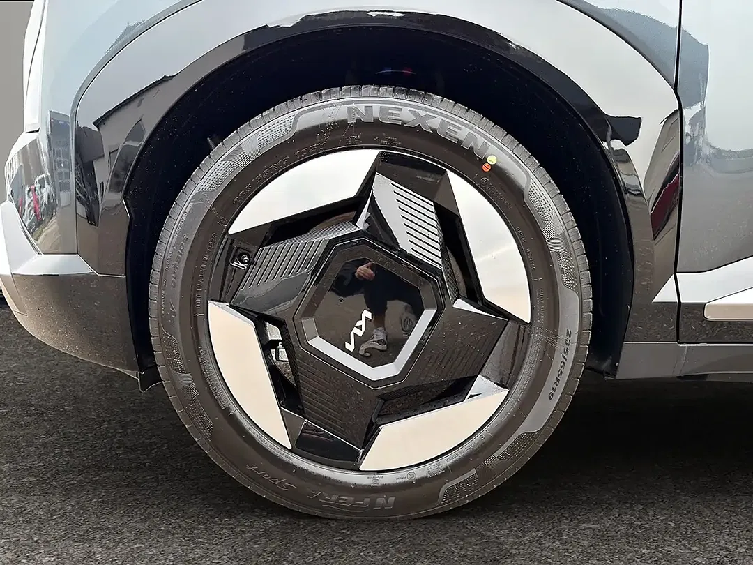 Kia EV5 81.4 kWh Launch Edition - Thumbnail 6