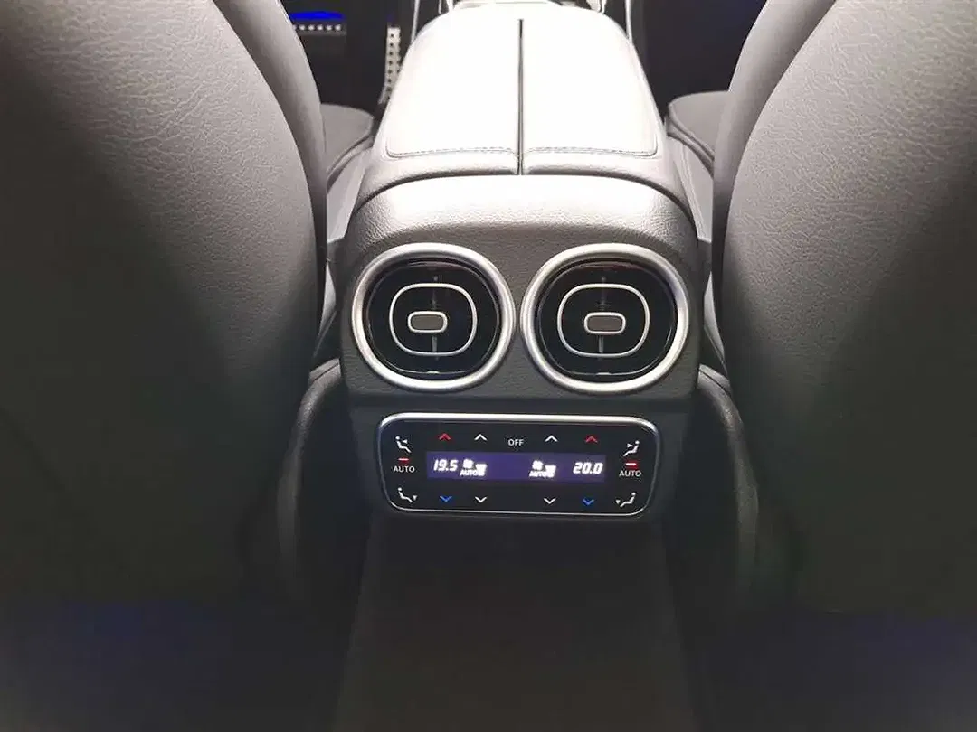 Mercedes-Benz C 300 9G-TRONIC AMG Line Premium Plus - Thumbnail 42
