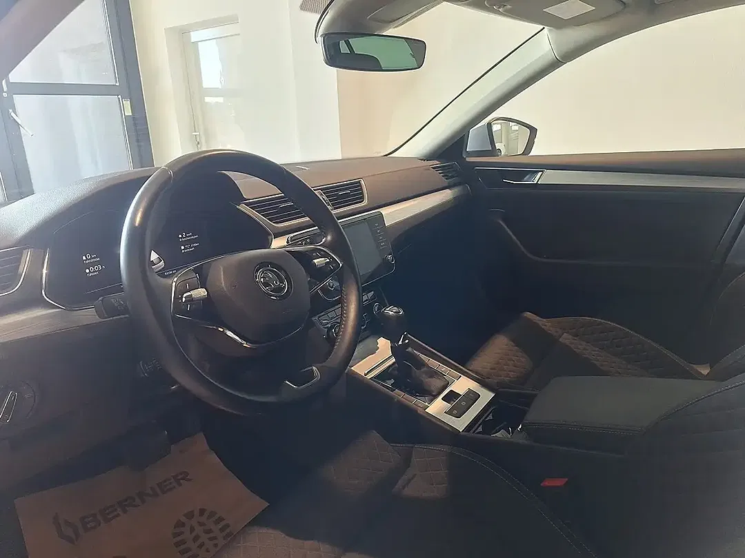 Skoda Superb 2.0 TDI DSG Executive - Thumbnail 11