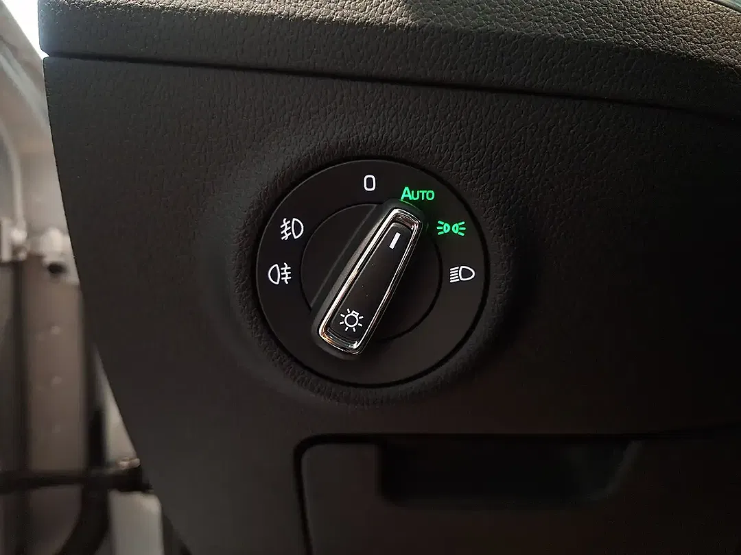 Skoda Superb 2.0 TDI DSG Executive - Thumbnail 14