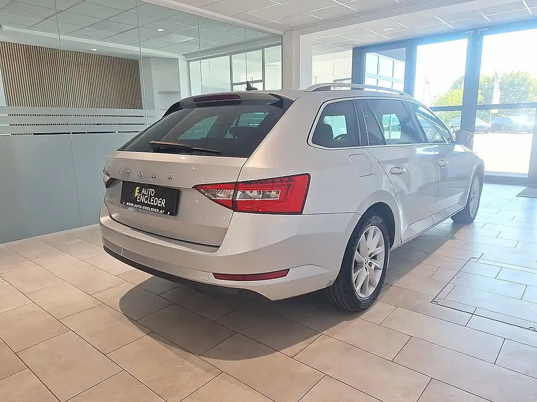 Skoda Superb 2.0 TDI DSG Executive - Thumbnail 5