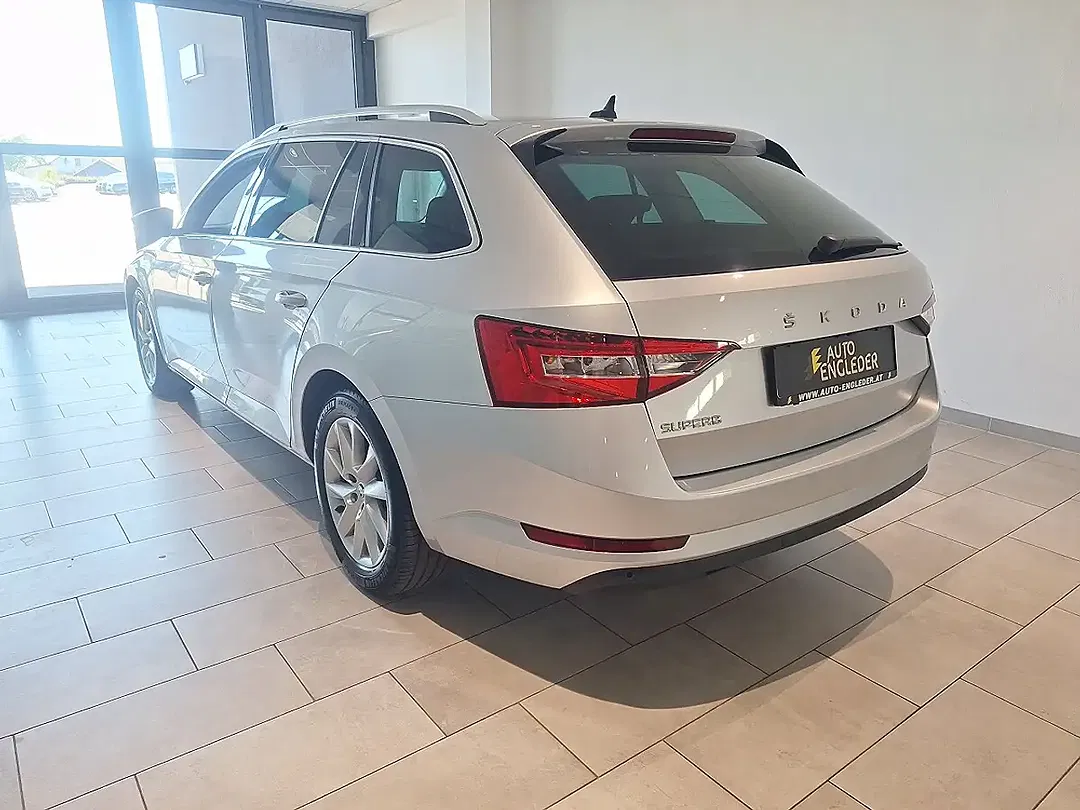 Skoda Superb 2.0 TDI DSG Executive - Thumbnail 7