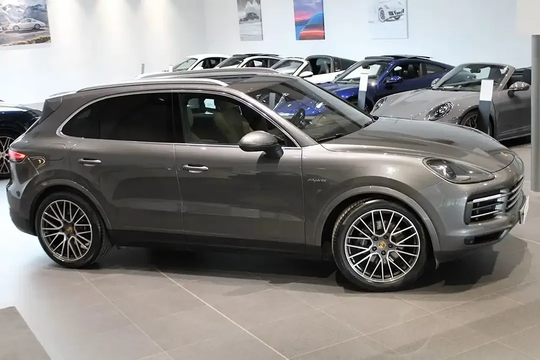 Porsche Cayenne E-Hybrid - Thumbnail 8