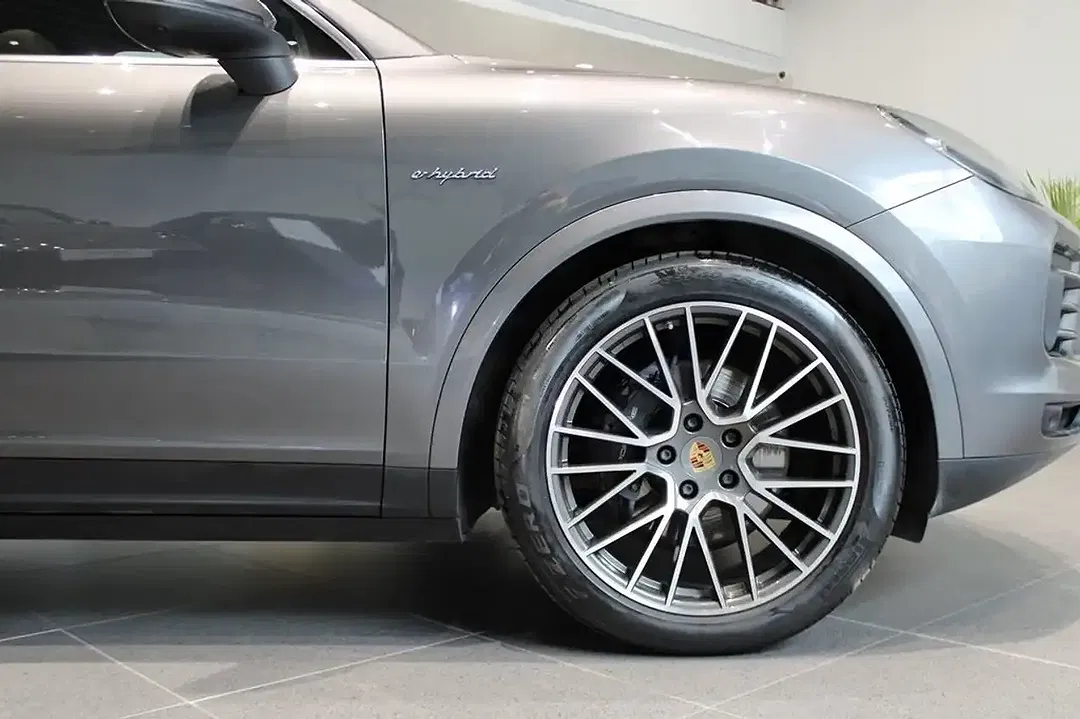 Porsche Cayenne E-Hybrid - Thumbnail 9