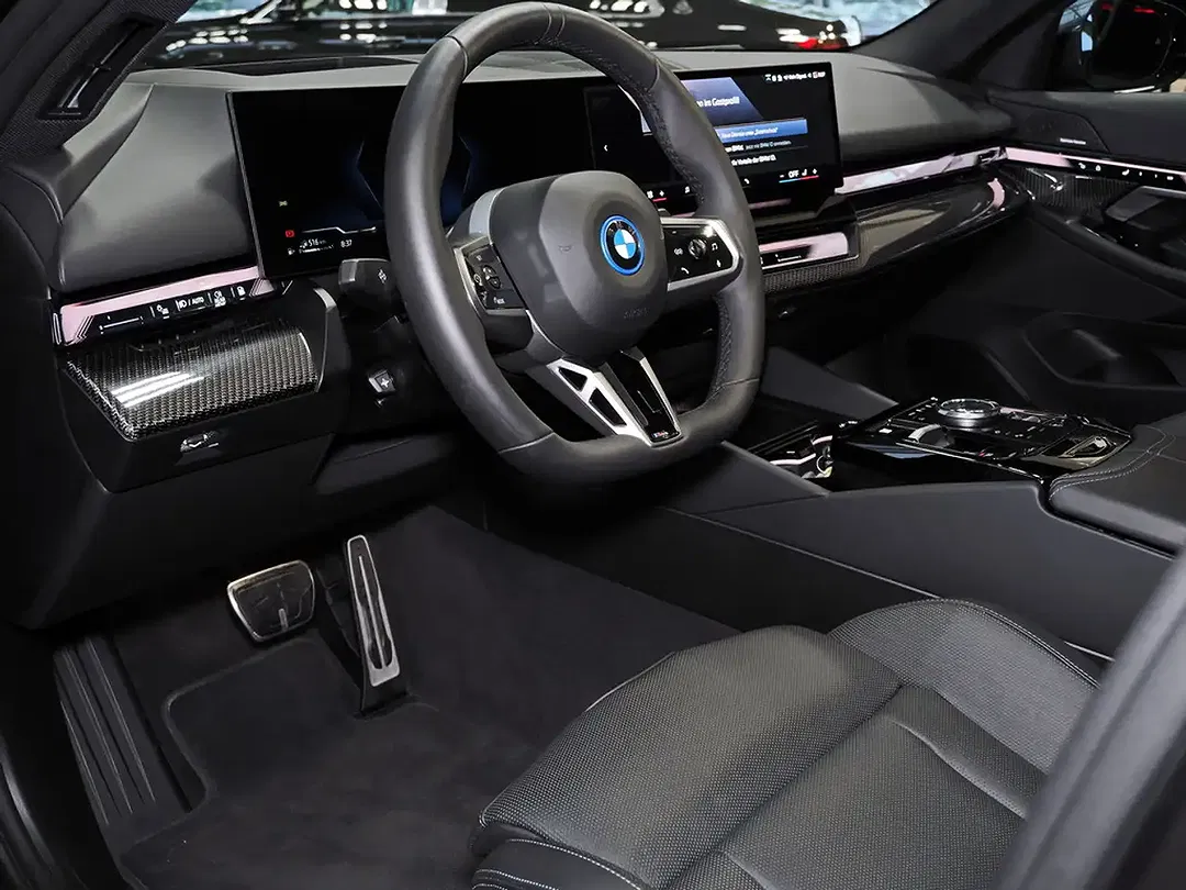 BMW 550 xDrive M Sport - Thumbnail 8