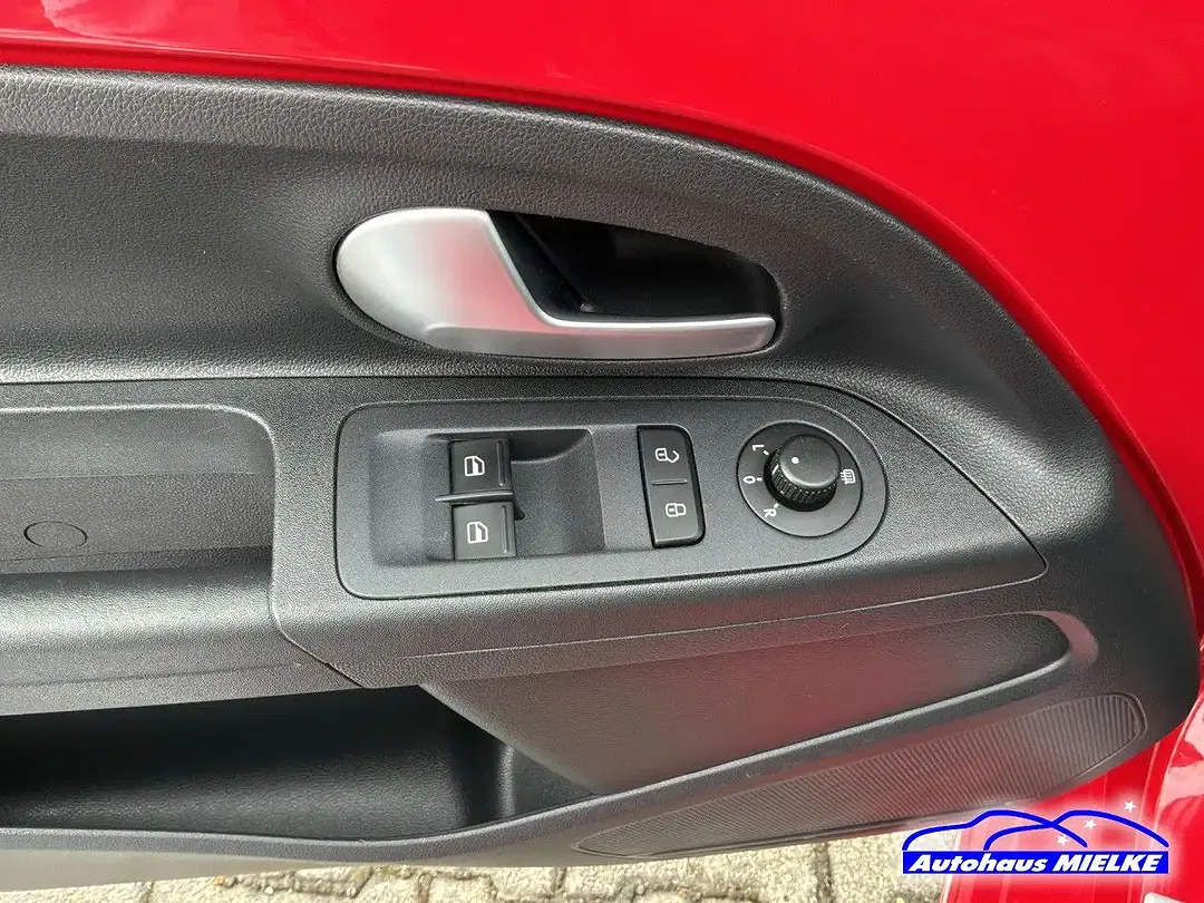 Volkswagen up! GTI - Thumbnail 11