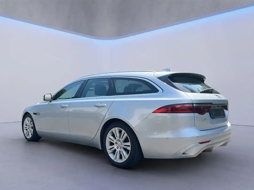 Jaguar XF Sportbrake - foto 2