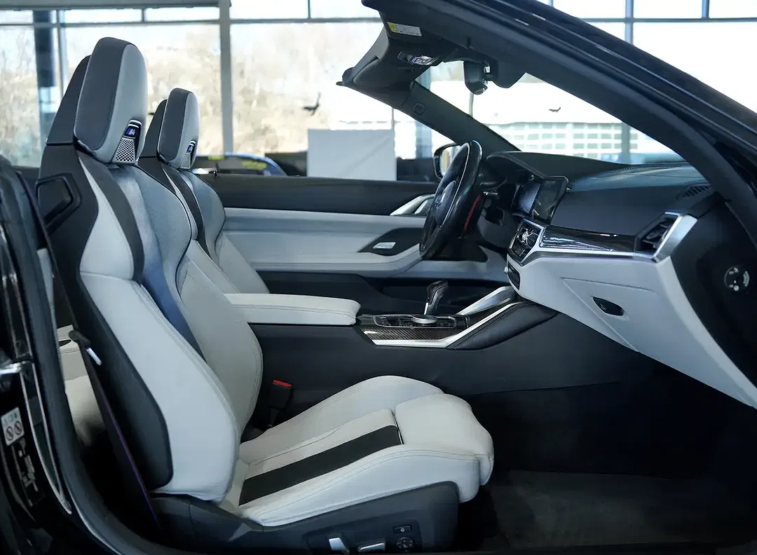 BMW M4 Competition Convertible - Thumbnail 4