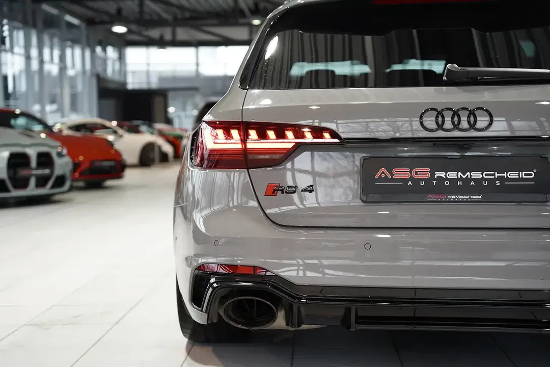 Audi RS4 RS Avant - Thumbnail 9