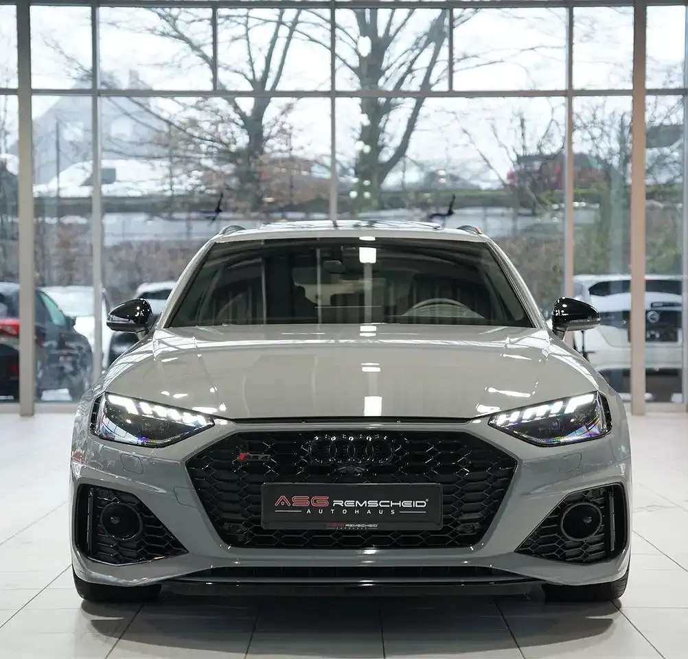 Audi RS4 RS Avant - foto 2