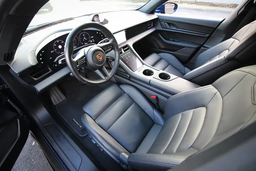 Porsche Taycan 4 Cross Turismo - Thumbnail 12