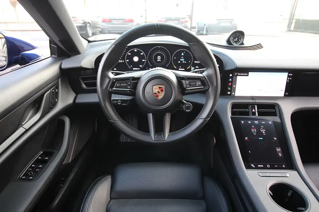 Porsche Taycan 4 Cross Turismo - Thumbnail 13