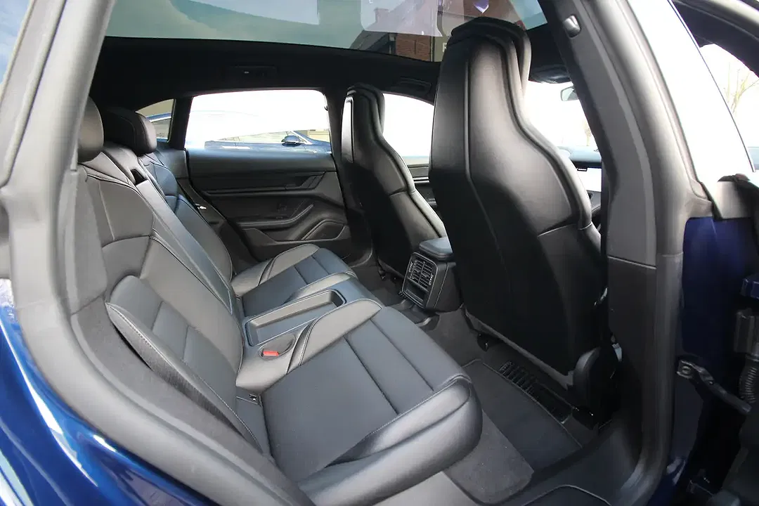 Porsche Taycan 4 Cross Turismo - foto 15