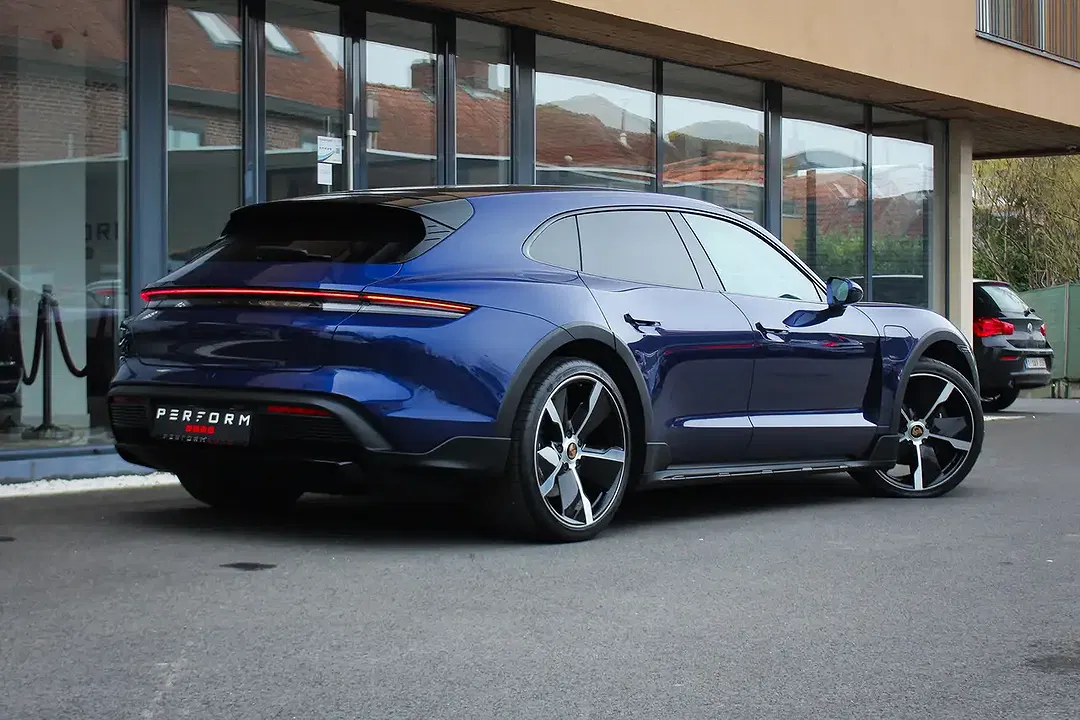 Porsche Taycan 4 Cross Turismo - Thumbnail 5