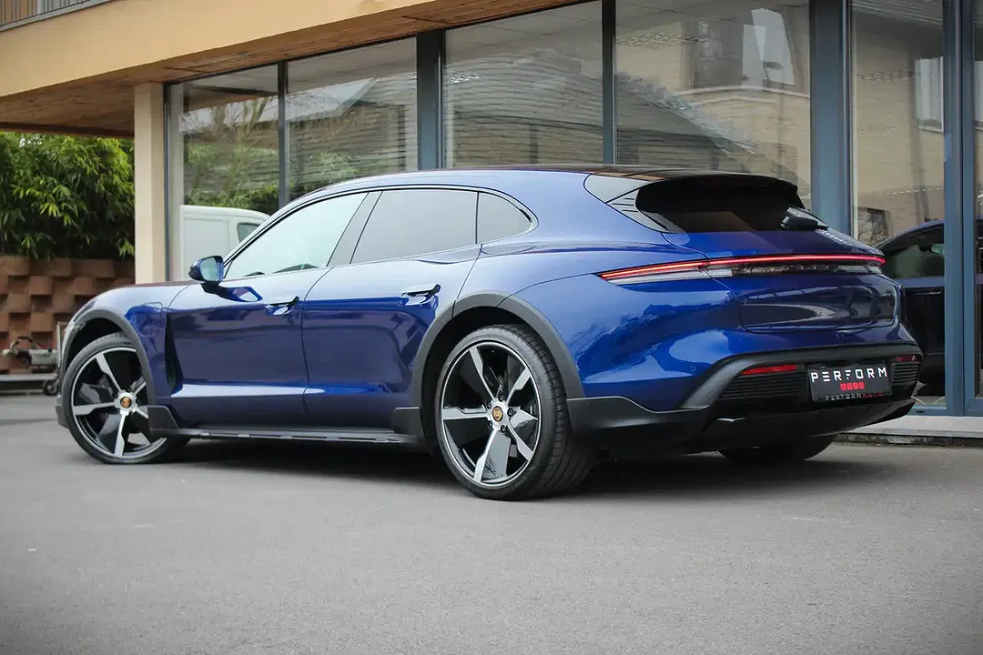 Porsche Taycan 4 Cross Turismo - Thumbnail 7